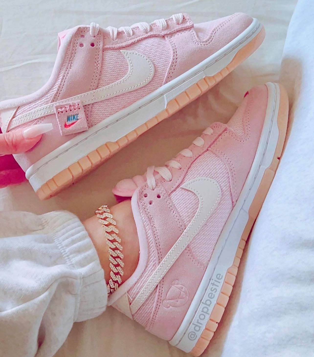 Dunk Sneakers