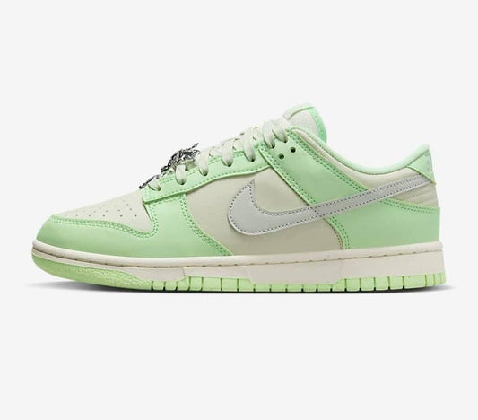 Dunk Sneakers